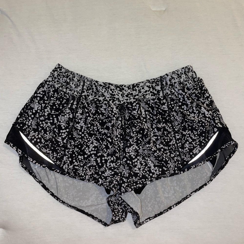 Lululemon black and white shorts size 12 regular